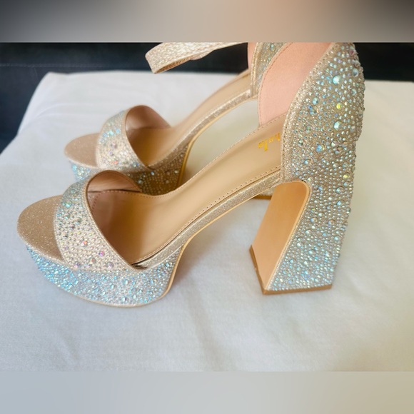 Sheln, rose gold glitter sneaker new size 9 - Picture 5 of 15